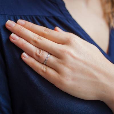 Alliance Constance en Or Blanc 750 & Diamants - Maison Girard