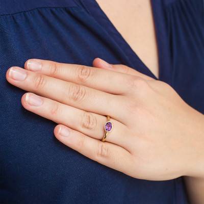 375/1000 Yellow Gold Oval Amethyst Solitaire Ring - Vandona