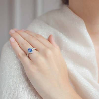 Bague Wrangell Or Blanc 750, Saphir 1,50 ct, Diamants 0,69 ct - Porchet