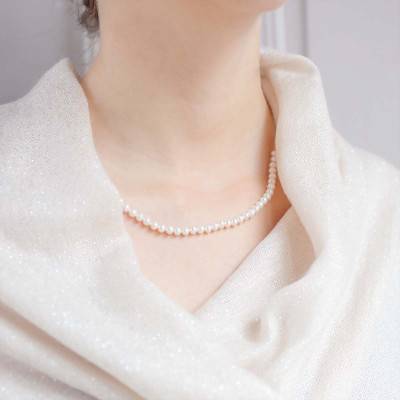 750/1000 Yellow Gold, Pearl & Mother-of-Pearl Necklace, Length 45 cm, Diameter 4.50 mm to 5 mm - Porchet