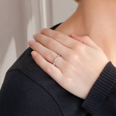 Audrey Comfort-Fit Wedding Ring in 375 White Gold & Diamond - Alliantine