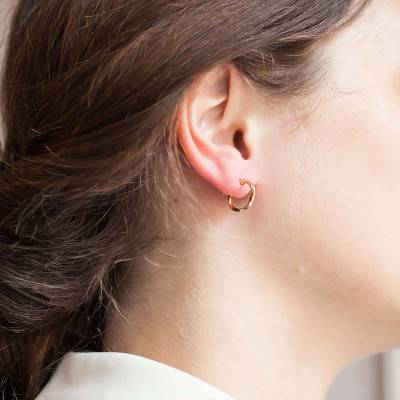 Small Twisted 375 Yellow Gold Hoop Earrings, 14 mm Diameter - Lucas Lucor