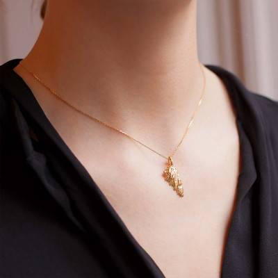 750/1000 Yellow Gold Corsica Relief Pendant - Lucas Lucor