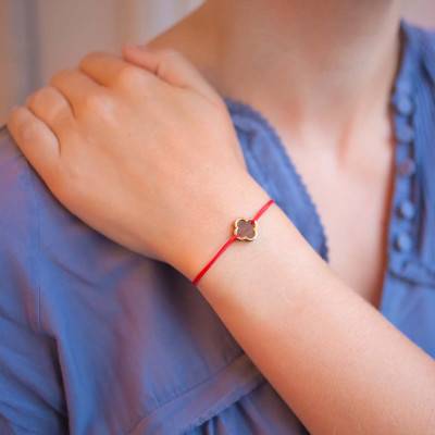 Bracelet Fleur Cordon Rouge Nacre Grise, Ajustable - Les Valentines
