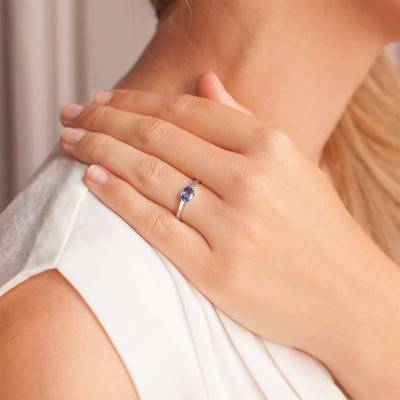 Bague Solitaire Or Blanc 750, Saphir Ovale 0,95 ct - Les Valentines