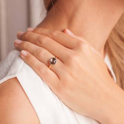 Bague Or Jaune 750 Ronde et Nacre Grise - Les Valentines