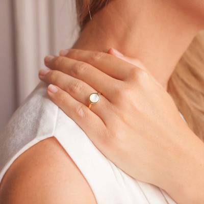 Bague Or Jaune 750 Ronde et Nacre Blanche - Les Valentines