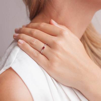 Bague Or Blanc 750, Rubis 0,25 ct, Diamants 0,06 ct - Les Valentines