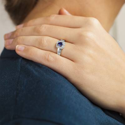 750/1000 White Gold Sapphire 0.475 ct and Diamond Halo 0.024 ct Ring - Joelli