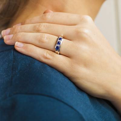 750/1000 White Gold Diamond 0.072 ct and Sapphire 0.73 ct Ring, Width 6.00 mm - Joelli