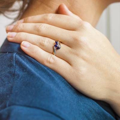 Two-Tone 750/1000 Gold Sapphire 0,58 ct & Diamond 0,028 ct Engagement Ring - Joelli