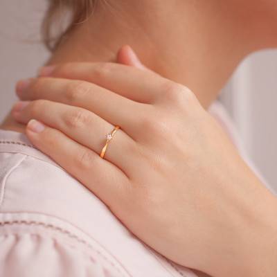 750/1000 Yellow Gold 6-Prong Diamond 0.04 ct Solitaire Ring - Amore