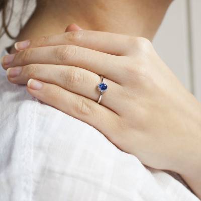 Bague Artik Or Blanc 750, Saphir 0,45 ct, Diamants 0,08 ct - Diamond Lady