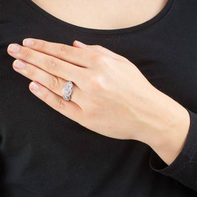 3-Flower 750/1000 White Gold & Diamond Engagement Ring - Juweel