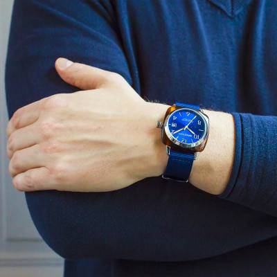 Montre Clubmaster HMS Date Acétate Ecaille de tortue cadran bleu - Briston