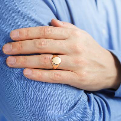 Brushed Oval 18K Yellow Gold Signet Ring, 10 x 14 mm - Imperium