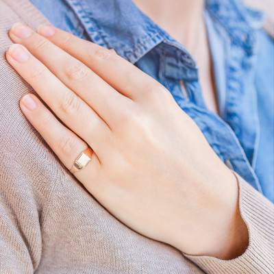 750 Yellow Gold Square Signet Ring, 6 x 6 mm - Imperium