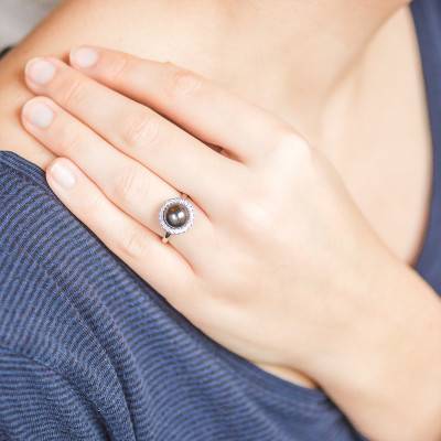 750 White Gold & Diamond Halo Pearl Ring - Porchet