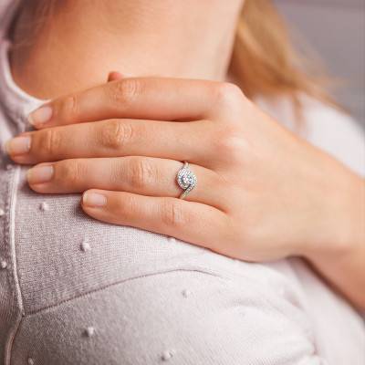 Lushai 18K White Gold Diamond Engagement Ring - Kundan