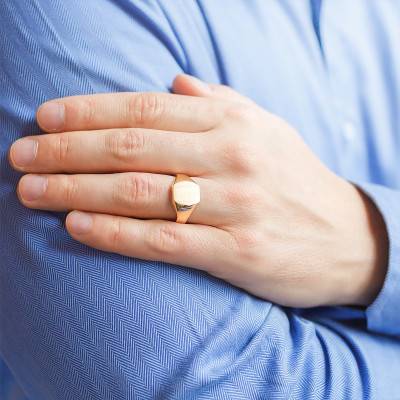 Brushed 750 Yellow Gold Barrel Signet Ring, 13 x 12 mm - Imperium