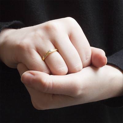 Yellow Gold 375 Diamond Accompanied Solitaire Ring 0.38 ct - Alliantine