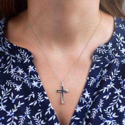 750 White Gold Square Wire Cross, 20 x 30 mm - Lucas Lucor