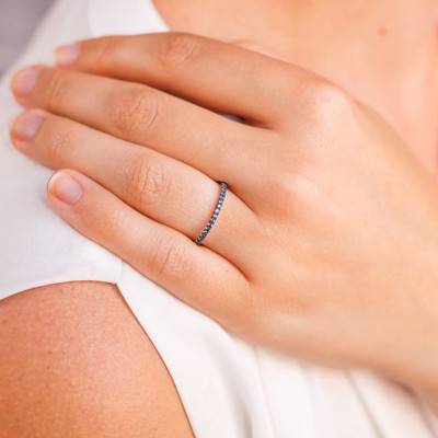 Alliance Half Eternity en Or Blanc 750 & Saphir Bleue 0,24 ct - Verifine