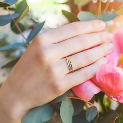 2-Tone 750/1000 Gold Standard Ribbon Wedding Ring Vitoria, Width 4 mm - Amore