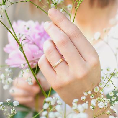 Almorox Lightweight Ribbon 750/1000 Yellow Gold Wedding Ring, Width 3 mm - Amore