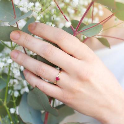 750/1000 Yellow Gold Bezel-Set 0.35 ct Ruby Solitaire Ring - Allegoria