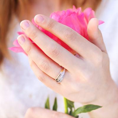 Alliance Ruban Standard Firoza Triple-Anneaux en 2 Ors Rose Polie et Blanc Diamantée 750, Largeur 2,5 mm - Gaïa