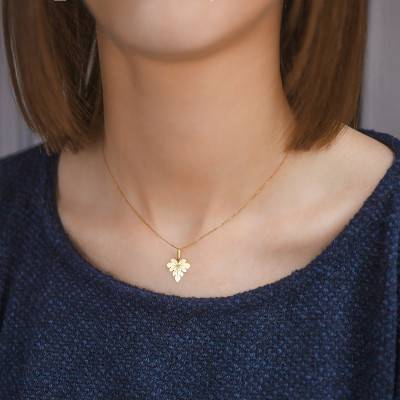 750 Yellow Gold Vine Leaf Pendant - Lucas Lucor