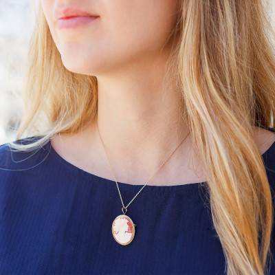 Aristocratie Yellow Gold 750 Cameo Brooch Pendant - Emanessence