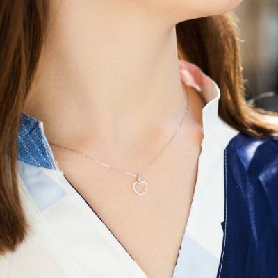 750/1000 White Gold & Diamond Heart Pendant - Allegoria