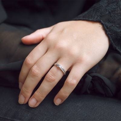 Bague Asymétrique Diamant 0.04 ct, Or Blanc 375 - Amore