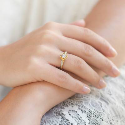 Bague Solitaire Lotus Forever, Or Jaune 750 & Diamant - Ponce