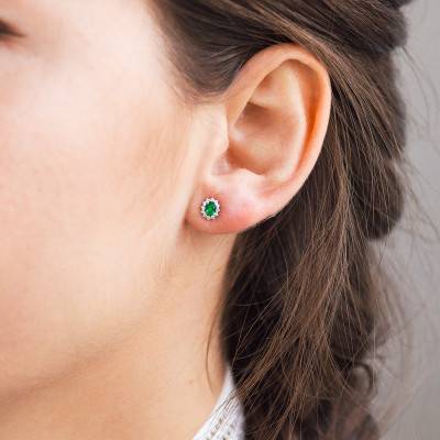 750 White Gold Diamond & Emerald Stud Earrings - Diamond Lady