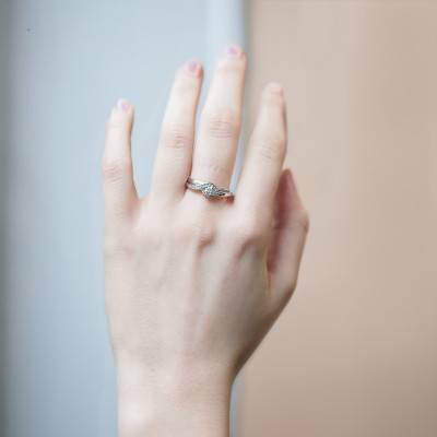 Lilas 750/1000 White Gold & Diamond Ring - Ancelys