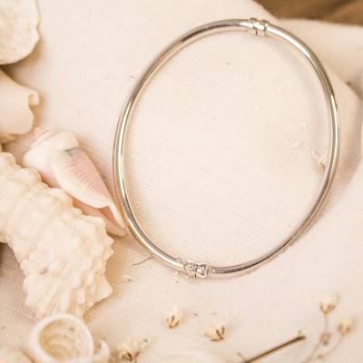 750/1000 White Gold Hollow Smooth Bangle Bracelet, Size 50 mm x 60 mm, Width 3 mm - Emanessence