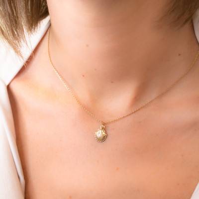 Shell Pendant in Yellow Gold 375 or 750 - Lucas Lucor
