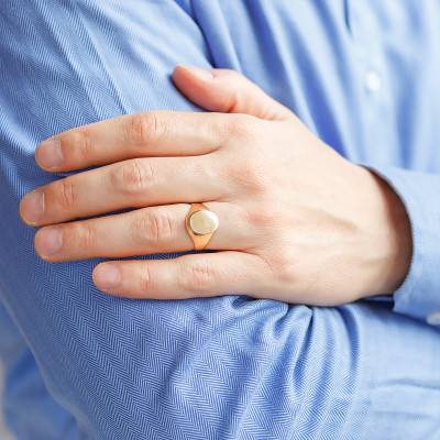 Polished Oval Yellow Gold 375 Signet Ring, 10 x 14 mm - Imperium
