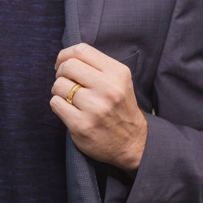 Yellow 750/1000 Gold Standard Ribbon Bali Wedding Ring with Diamond-Cut Groove, Width 6 mm - Ponce