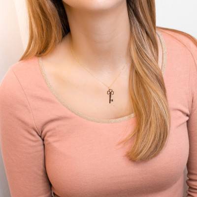 375 Yellow Gold & Cubic Zirconia Open-Work Key Pendant - Rosatella