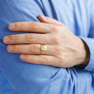 Imperium Gothic Initials Octagonal Yellow Gold 750/1000 Signet Ring, 11 x 13 mm - Imperium