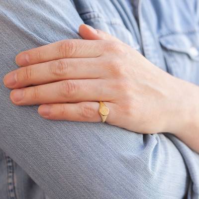 Yellow Gold-Plated Grooved Oval Signet Ring - Imperium