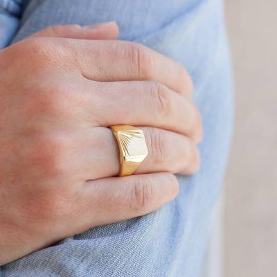 Yellow Gold-Plated Star-Engraved Signet Ring - Imperium