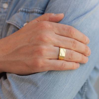 Gold-Plated Grooved Signet Ring - Imperium