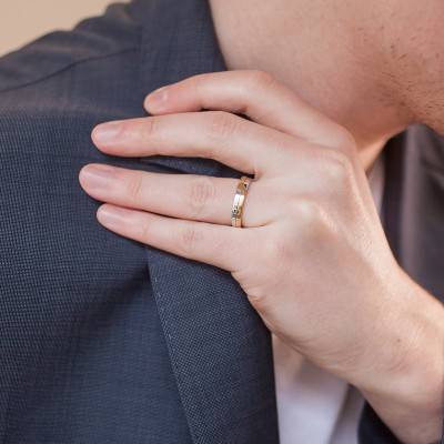 Standard Ribbon Messagier Wedding Ring in Two-Tone 375/1000 Gold, Width 4 mm - Maison Girard
