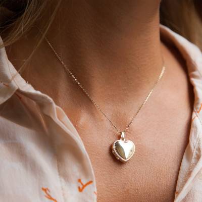 375/1000 Yellow Gold Stepped Heart Photo Pendant - Emanessence