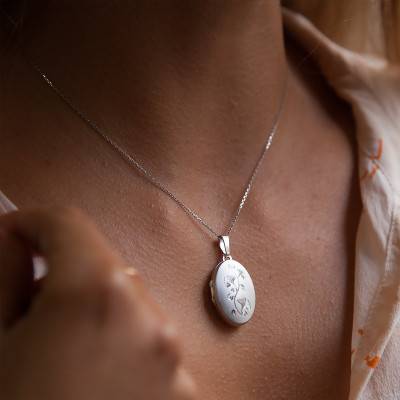 925 Rhodium-Plated Silver Ginkgo Leaf Photo Locket Pendant - Emanessence